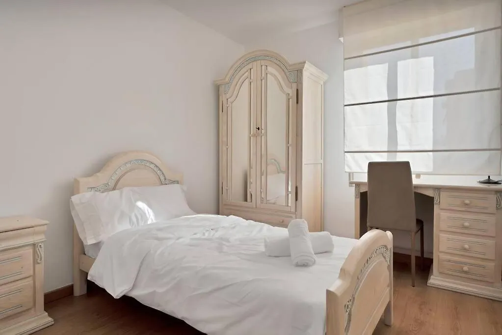 Apartamento En El Centro De San Pedro Alcantara - La Libertad 3 5 4 Marbella Spain
